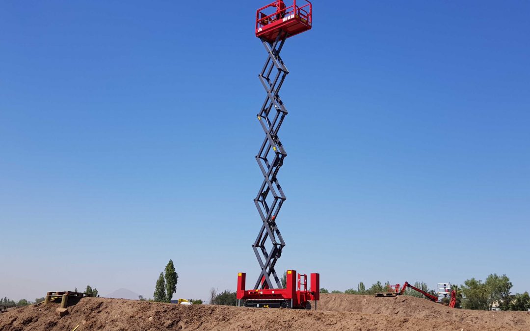 El Rey de la Colina: ALO Lift presenta la nueva 140 WBB, tijera sobre orugas para terrenos extremos